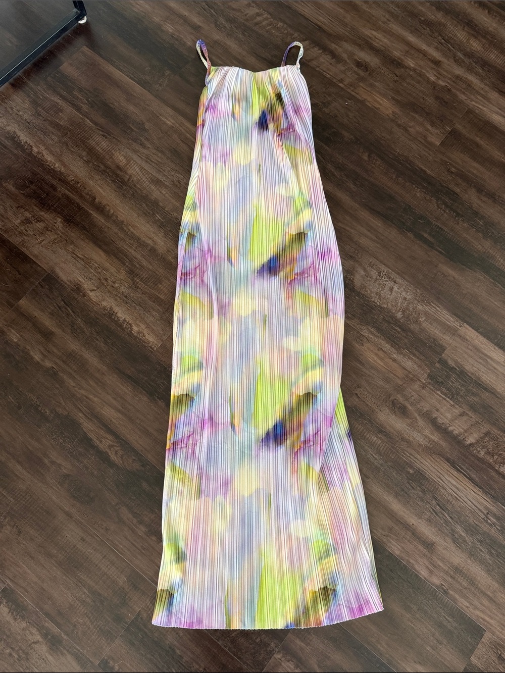 PrettyLittleThing Pastel Multicolor Pleated Maxi Dress